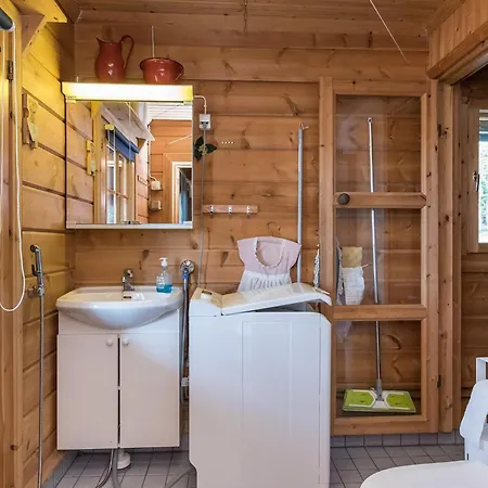 Pirttiniemi By Interhome 度假居